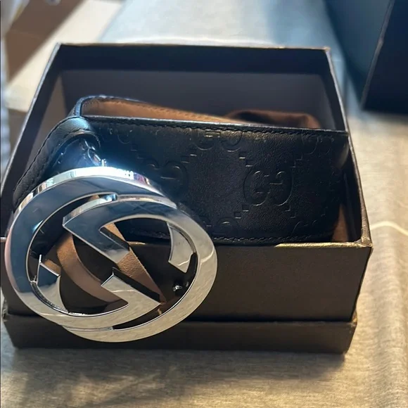 Gucci Black Embossed Leather Belt with Silver Buckle Authentic Gucci Black Monogram Leather Silver Interlocking  main image 3